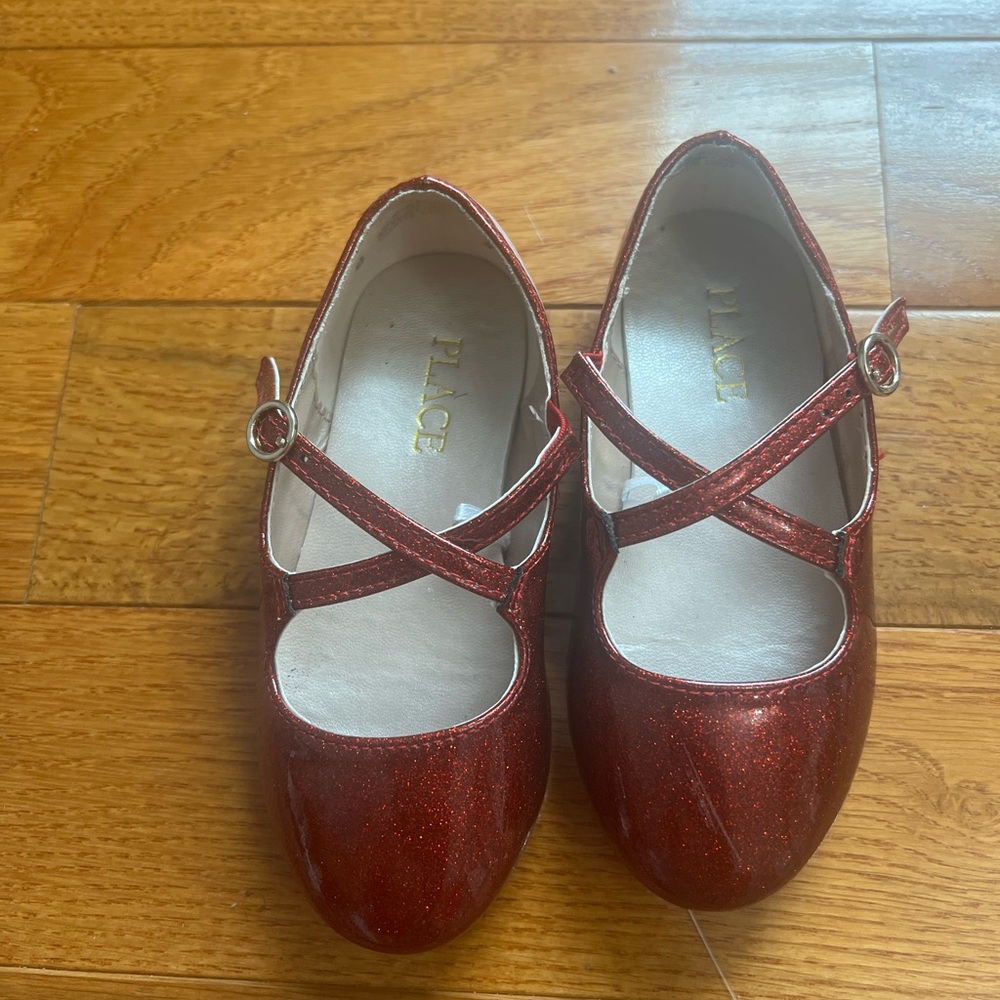 Red children place dress shoes :size 8